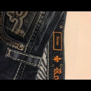 NWOT Rock Revival “Kaitlyn” Size 28